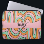 Personalisierte, fette Retro-Abstrakte Wavy Lines Laptopschutzhülle<br><div class="desc">Boho 70er Jahre Stil abstrakt rosa orange grüne Wavy-Linien Laptop Gehäuse. Stil der 60er und 70er Jahre.</div>