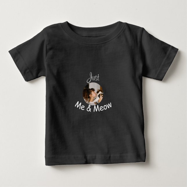 Personalisierte Fotovorlage "Just Me and Meow" - Baby T-shirt (Vorderseite)