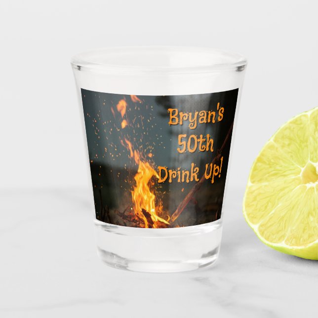 Personalisierte Geburtstagsfeier mit Lagerfeuer-Fu Schnapsglas (Vorderseite)