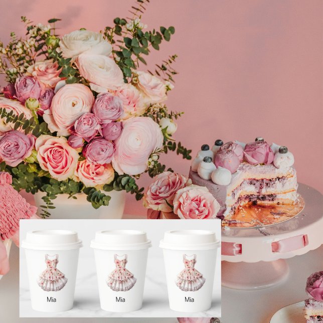 Personalisierte Geburtstagsparty der Kleidung II Pappbecher (Von Creator hochgeladen)