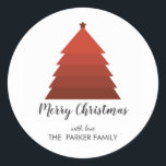 Personalisierte Geschenkmarke "Red Christmas Tree" Runder Aufkleber<br><div class="desc">Personalisierte Geschenkmarke "Red Christmas Tree"</div>