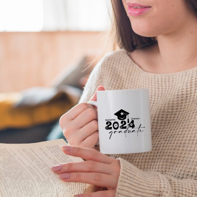 Personalisierte Graduate Class 2024 Kaffeetasse (Von Creator hochgeladen)