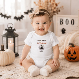 Personalisierte gute Hexe in Ausbildung – Baby Strampler