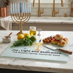 Personalisierte Hanukkah-Menora mit Familienname f Schneidebrett