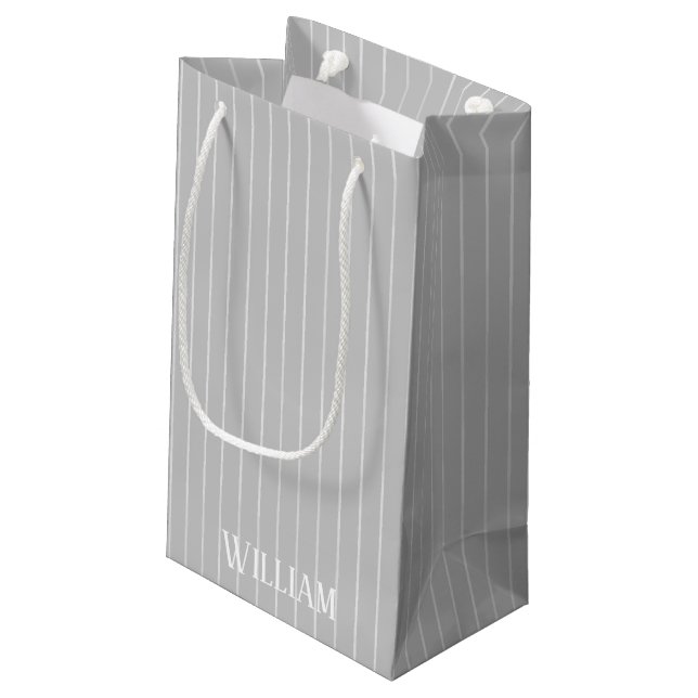 Personalisierte, hellgraue Pinstreifen Kleine Geschenktüte (Rückseite Schrägansicht)
