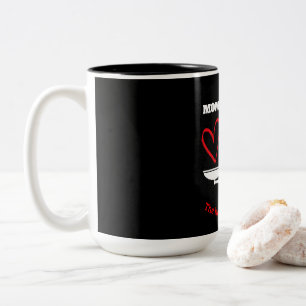 Personalisierte Herzwaage für Mama und Papa in Sch Zweifarbige Tasse
