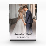 Personalisierte Hochzeit Fotoblock<br><div class="desc">Dieses elegante Foto ist das perfekte Geschenk für alle Neueinsteiger,  mit einem Foto ab dem Hochzeitstag,  ihren Namen und ihrem Familiennamen.</div>