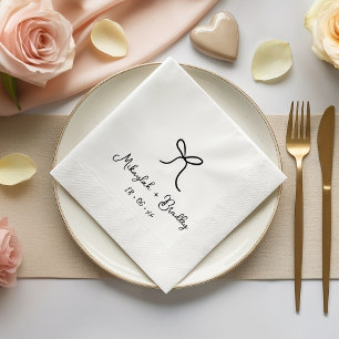 Personalisierte Hochzeit mit schwarzem und weißem Serviette