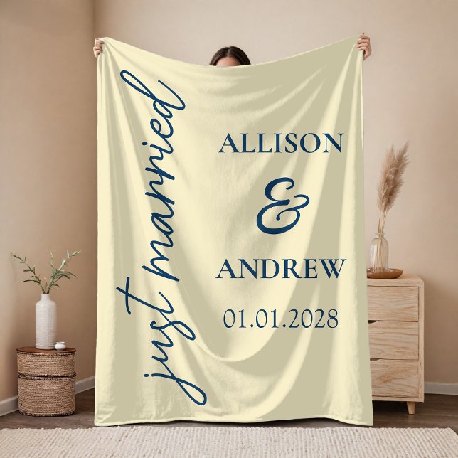 Personalisierte Hochzeitsdecke als Geschenk für ih Fleecedecke (Honeymoon Travel Blanket, Custom  Newlywed Gift for Him or Her, Custom Name Newlywed Throw for Wife)