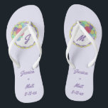 Personalisierte Hochzeitstorte Brautparty Flip Flo Flops<br><div class="desc">Flip-Flops bieten eine originale Marker-Abbildung eines Hochzeitstortes mit pastellfarbenen Rose. Einfach mit Ihren Namen und Daten für eine einzigartige Gastgeschenk Hochzeit oder Brautjungfrau personalisieren!</div>