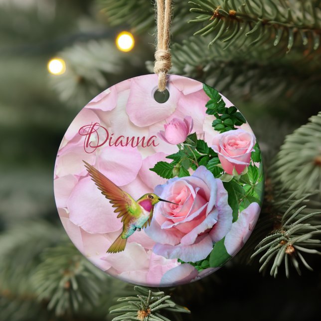 Personalisierte Hummingbird Rosen und Petalen Keramik Ornament (Personalized Hummingbird Pink Roses and Petals Ceramic Ornament)