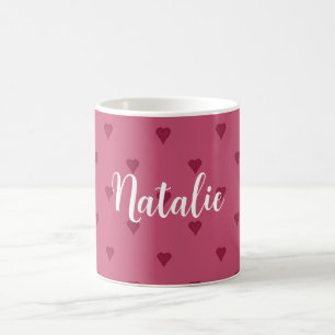 Personalisierte Kaffeetasse mit roten Herzen