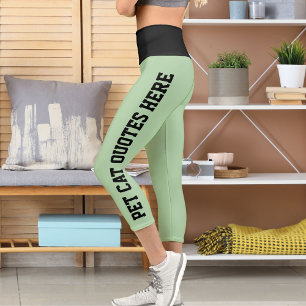 Personalisierte Katzen auf schwarz-blassgrün Capri Leggings
