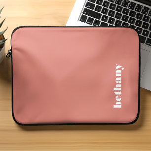 Personalisierte klobige Typografie Terrakotta Laptopschutzhülle