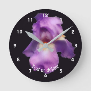Personalisierte Lavendel-Bartirisblüte   Runde Wanduhr