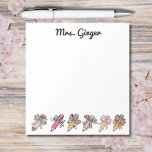 Personalisierte Lehrer Bleistifte Papierbögen für  Notizblock<br><div class="desc">Personalisierte Lehrer Stifte Tiere Druck Bücher Notepad Great für Ihre Lieblings-Lehrer, Direktor, Sekretärin, Dekan, oder alle anderen in der Schule für stilvolle Schreibtischdekoration! Dieses Notizblock ist groß und vollständig anpassbar! Abschied von den traditionellen Äpfeln und Bleistiften, und wechseln Sie zu diesen modernen, lustigen, gürtelmädchenhaften Stiften mit großen Koquettenbögen. Das solide...</div>