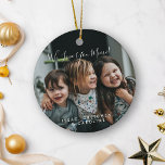 Personalisierte Liebe Sie Mimi Foto handschriftlic Keramik Ornament<br><div class="desc">Feiern Sie Mimi mit diesem personalisierten Foto "We Liebe You Mimi", das mit handgeschriebener Typografie und einem liebevoll gepflegten familiären Foto besticht. Egal, ob sie Mimi, Nana oder einen anderen speziellen Namen nennt, jeder Text kann vollständig angepasst werden, um einen einzigartigen Keepake zu erstellen. Ideal für den Urlaub, ist dieses...</div>