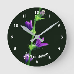 Personalisierte lila Wildblume Runde Wanduhr