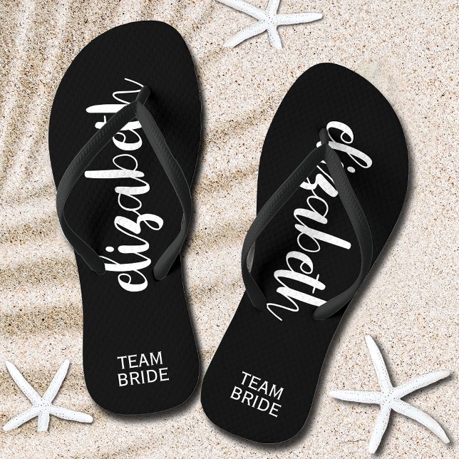Personalisierte Mannschaftsbrille Schwarz und Weiß Flip Flops (Personalized Team Bride Black and White Flip Flops)