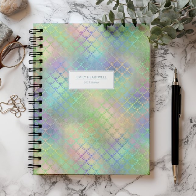 Personalisierte Mermaid-Scales-Regenbogenschimmer  Planer (Von Creator hochgeladen)