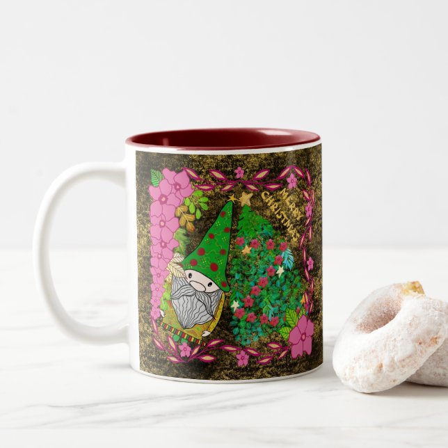 PERSONALISIERTE MERRY CHRISTMAS MIT GNOME XMAS TRE ZWEIFARBIGE TASSE (Mit Donut)