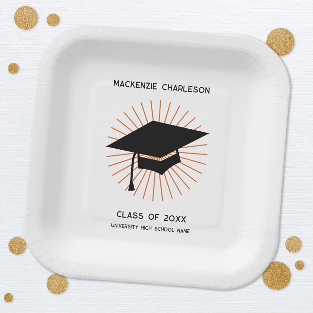 Personalisierte minimalistische Abschluss-Cap-Part Pappteller (Modern personalized custom name school university graduation party paper plates)