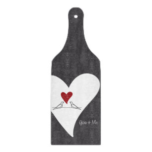 Personalisierte moderne Vögel in Liebe Rotes Herz Schneidebrett