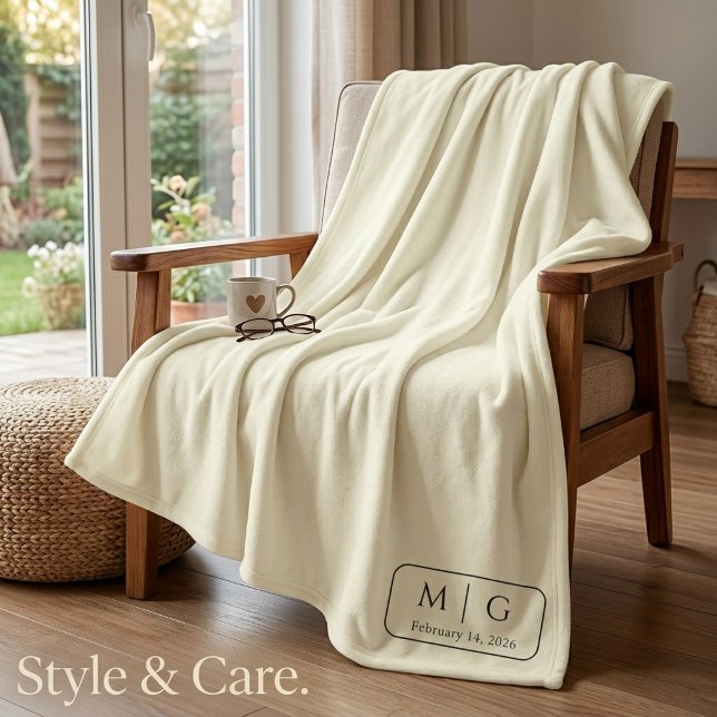 Personalisierte Monogramm-Datum-Beige Fleecedecke (Personalized Monogram Date Beige Fleece Blanket)