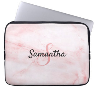 Personalisierte Monogramm- und Namens-Rosé-Marmor Laptopschutzhülle