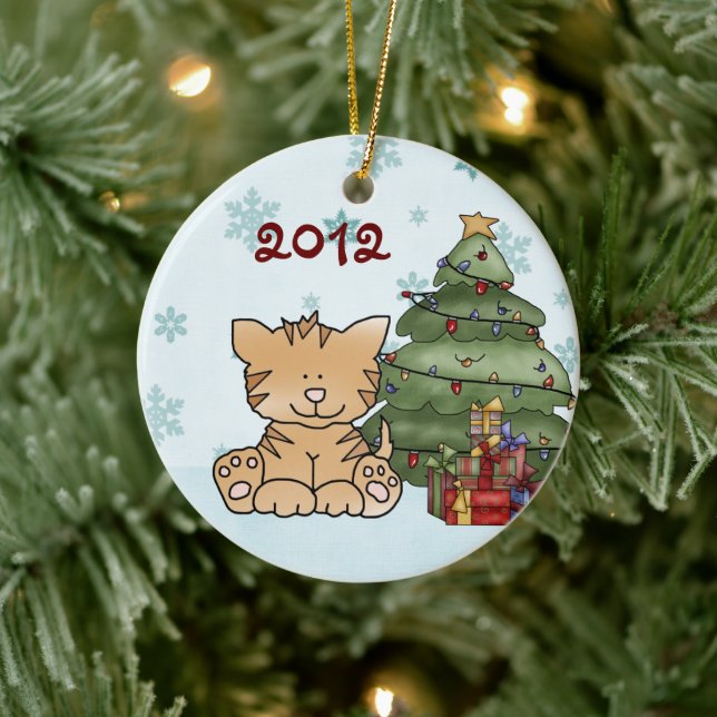 Personalisierte Niedliche Orangenkatze und Weihnac Keramikornament (Baum)