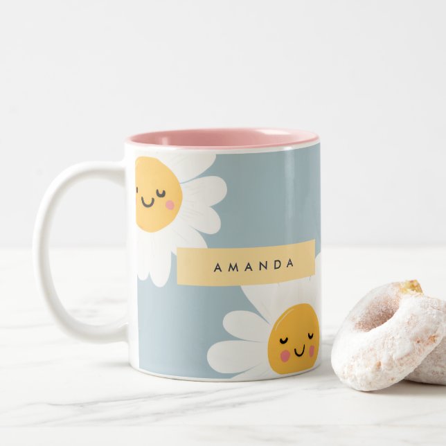 Personalisierte Niedliche Pastel Smiling Daisy Zweifarbige Tasse (Mit Donut)