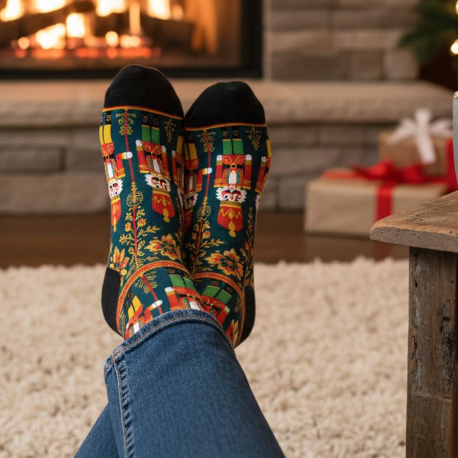 Personalisierte Nutcracker Tower Soldier Holiday S Socken (Keeps your toes toasty this Holiday Season with a pair of nutcracker socks. Add your name)
