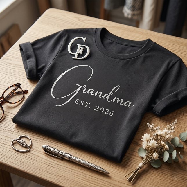 Personalisierte Oma seit 2026 T-Shirt (Grandma Est 2026)
