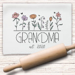 Personalisierte Oma-Wildblumen Geschirrtuch<br><div class="desc">Ein personalisiertes Geschenk für die Oma,  die Lieben backen</div>