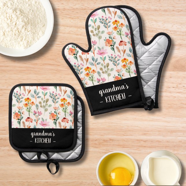 Personalisierte Oma's Kitchen Printed Floral Ofenhandschuh & Topflappen-Set (Von Creator hochgeladen)