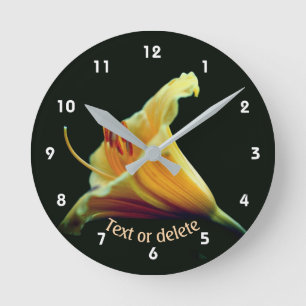 Personalisierte Orange Lilienblume Runde Wanduhr