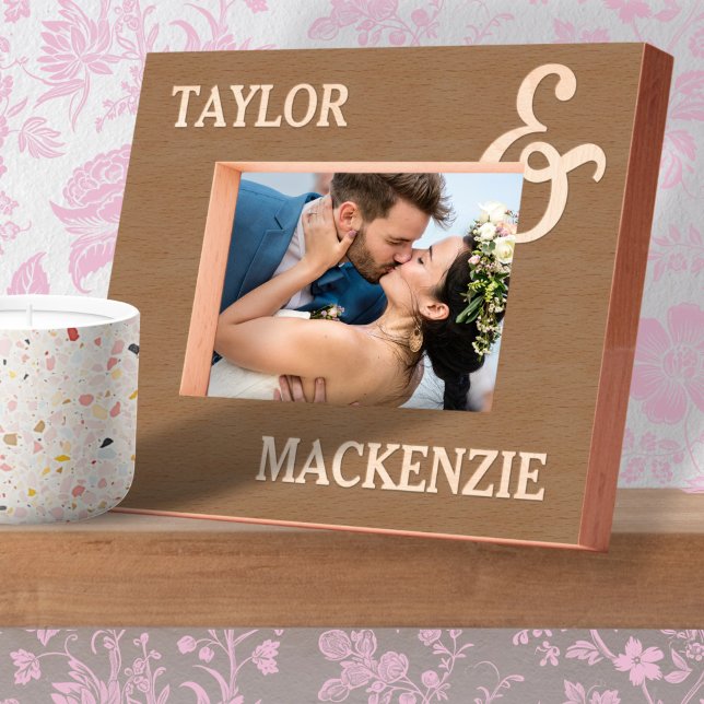 Personalisierte Paare Namen und Ampersand Geätzte Rahmen (Personalized Couples Names and Ampersand Etched Frames by Ricaso. Great wedding gift idea
)