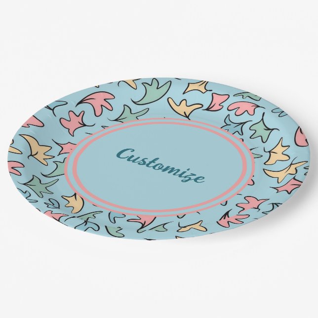 Personalisierte Pastel-Blätter Blau Pappteller (Schrägansicht)