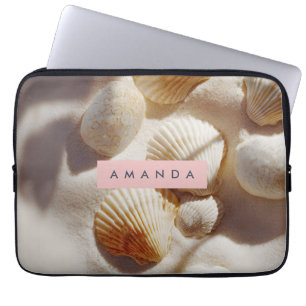 Personalisierte Pastell-Küsten-Muscheln auf Sand Laptopschutzhülle