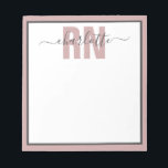 Personalisierte RN-Geschenke für Krankenschwestern Notizblock<br><div class="desc">Personalisiertes RN Registered Nurse Abschluss Geschenke Sweatshirt - Dieses personalisierte Krankenschwester Design macht ein großartiges Geschenk für jede RN registrierte Krankenschwester!</div>