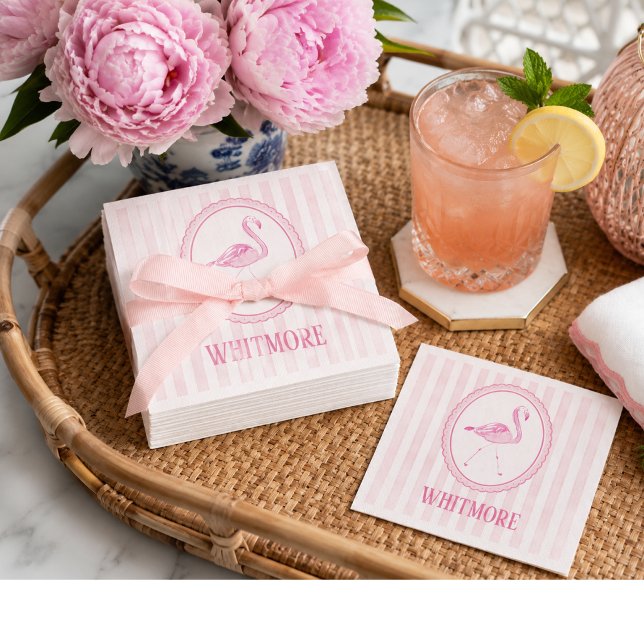 Personalisierte rosa Flamingo-Preppy-Papier-Servie Serviette (Display photo made with AI)