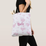 Personalisierte rosa Herztotentasche<br><div class="desc">Diese große Tasche ist bezaubernd. Perfekt für Ihre Einkäufe und die großen Herzen sind so niedlich. Es wäre eine großartige personalisierte Brautjungfrau oder perfekt für die Braut oder Mutter,  für einen Jahrestag,  sowie ein Geburtstagsgeschenk für das Mädchen,  das Lieben Herz.</div>