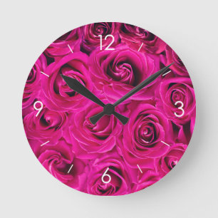 Personalisierte rosa Rosen Runde Wanduhr