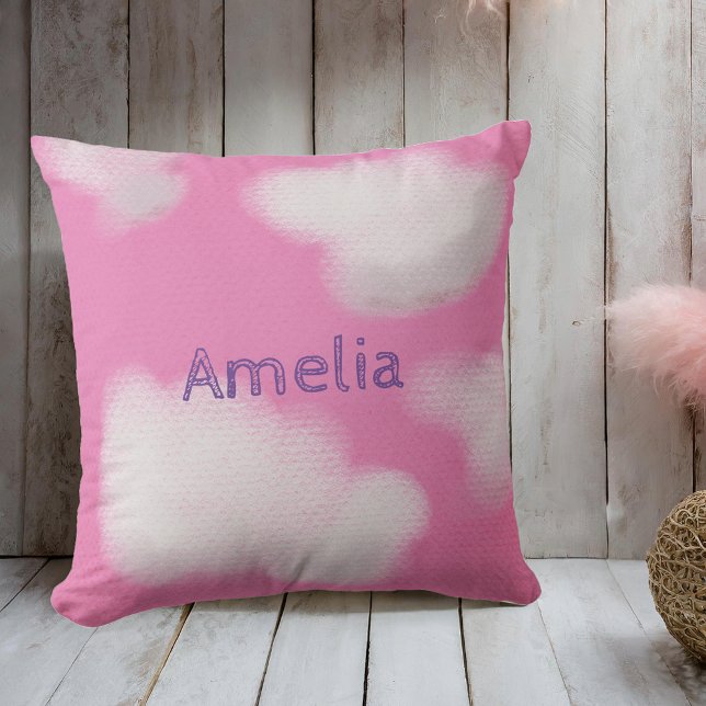 Personalisierte rosa und weiße, flauschige Wolken Kissen (Pink bedroom accessories to help you float away.)