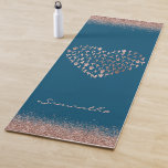 Personalisierte Rose Gold Herzstück Posen Namaste  Yogamatte<br><div class="desc">Dieses Design kann in dem Bereich personalisiert werden, der durch das Ändern des Fotos und/oder Textes zur Verfügung gestellt wird. Oder Sie können es anpassen, indem Sie den Mausklick auswählen, um weitere Optionen anzupassen, um die Farbe des Hintergrunds zu löschen oder zu ändern, Text hinzuzufügen, die Textfarbe oder den Stil...</div>