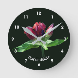 Personalisierte Rote Enzianblume Runde Wanduhr