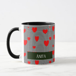 Personalisierte rote Herzen und Streifen Tasse
