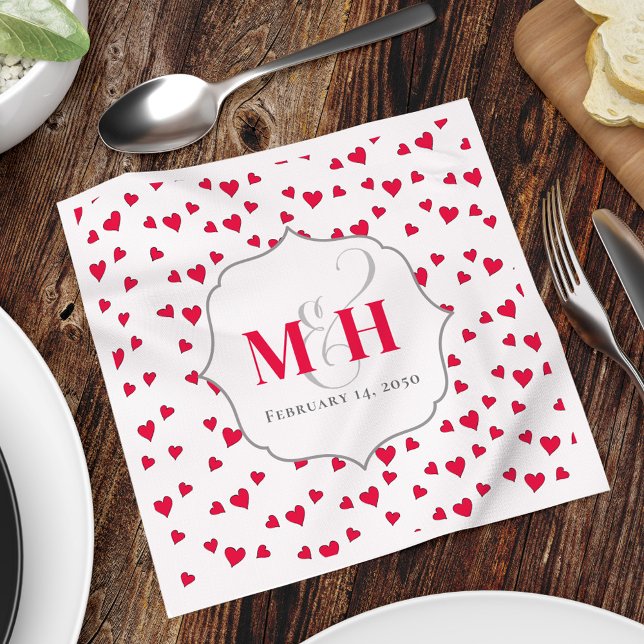Personalisierte rote Monogramm Niedliche Herzen Serviette (Cute napkin hearts monogram napkins.)