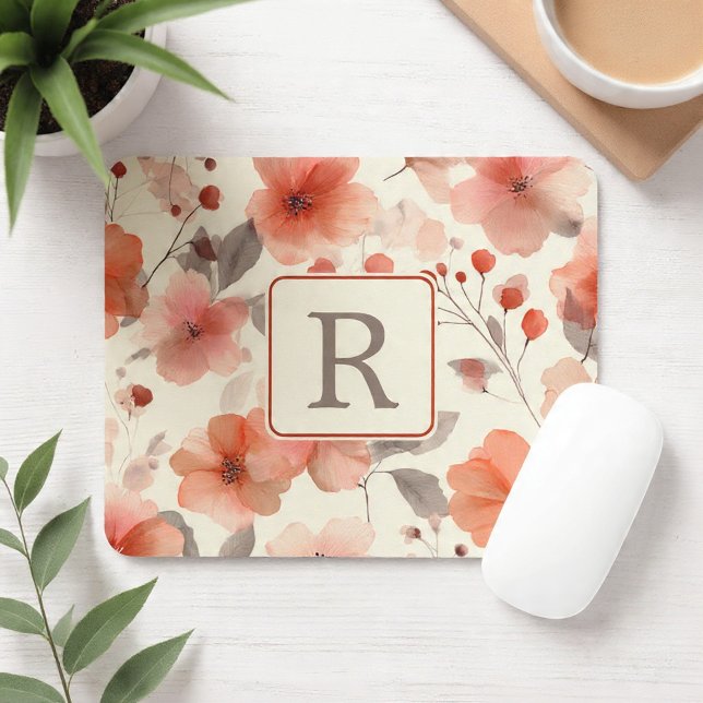 Personalisierte Schöne-Blumen-Monogramm-Vorlage Mousepad (Pretty Flower Monogram Template Personalized Gel Mouse Pad by Ricaso. Monogrammed gift ideas)