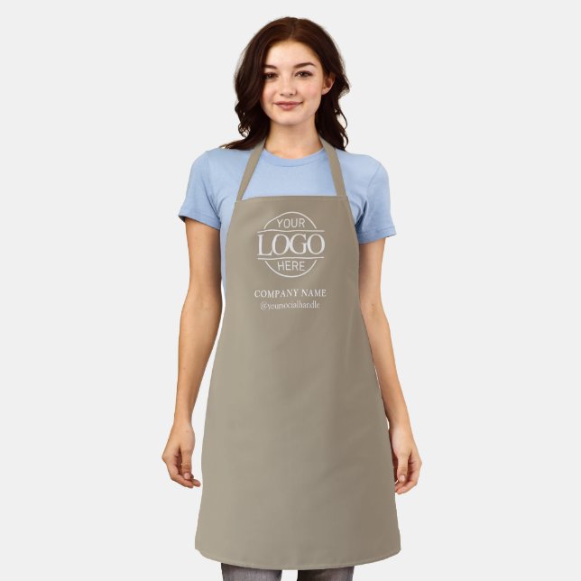 Personalisierte Schürze in Taupe mit Logo, maßgesc (Getragen)
